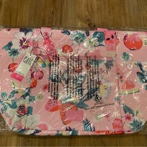Vera Bradley Drawstring Family Tote- Rosy Picnic Party